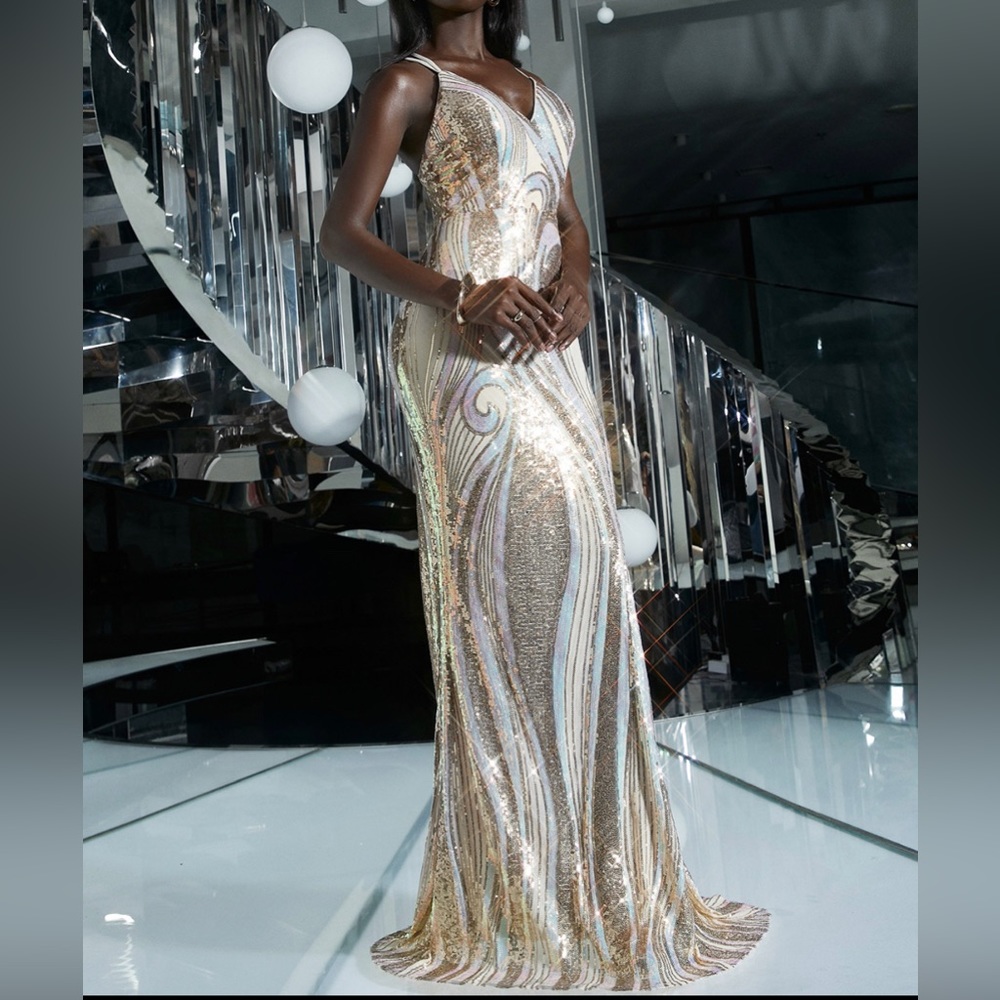 AMAZING gown